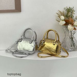 Дизайнерские роскошные модные сумки на плечах новая интернет -знаменитость боулинг женская сумка в Instagram Корейская мода универсальная одиночное плечо -кросс -кузнецы женская сумка