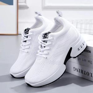 Casual Shoes 2024 Designer C0222003 Men Kvinnor Sneakers Classic White Black Mens Unisex Couples Vegetarianism Style WP10043