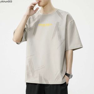 Trendig varumärke kortärmad t-shirt för mens sommar ny modetryck rund hals lösa halvt plaggskläder