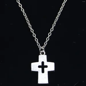 Kedjor 20st modehalsband 25x17mm Cross Jesus Pendants Kort långa kvinnor män Colar gåva smycken choker