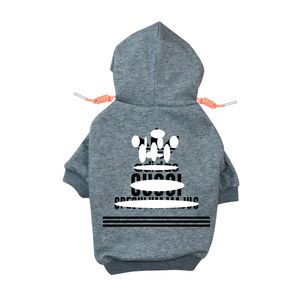 Abbigliamento per cani Abbigliamento firmato Marchio Morbido e caldo maglione con cappuccio per cani con design classico Modello Cappotto invernale per animali domestici Giacche per la stagione fredda Otpbj