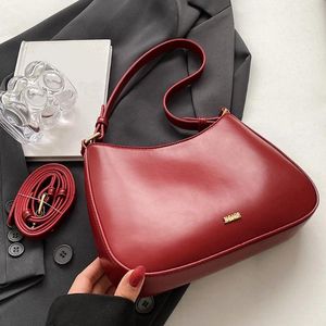 Omuz çantaları PU deri şık crossbody çanta retro şarap kırmızı kadınlar büyük kapasiteli koltuklu çanta bayanlar yüksek kaliteli çıtır