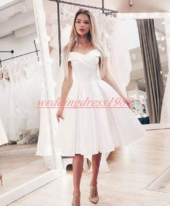2019 Off Shoulder Short Homecoming Dresses Knee Length Satin Simple Cheap ALine Short Prom Dress Juniors Cocktail Party Club Wear8742507