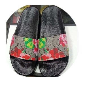 Spring/summer g Family Beach Slippers for Men and Women Couples in Large Size