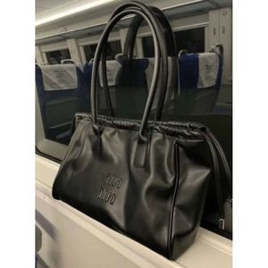 Miumiubag Classic Personalized Drawstring Shoulder Tote Bag Large Capacity Computer Commuter Hand-carrying Bag Bags Fashion 680