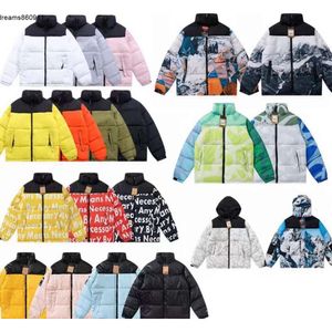 Designerjackor Mens Winter Puffer Jacket Parkas Coat Womens mode Down Couples Parka Outdoor Warm Feather Outwear Plus Size Hooded Multicolor Coats