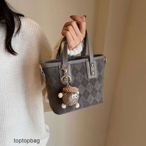 Designer Luxury fashion Tote bags High grade frosted carved cauliflower basket bag 2023 new handbag bucket bag