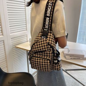 Designer Luxury fashion Shoulder bags Womens Bag 2023 New Fashion Trend One Shoulder Crossbody Womens Bag Instagram Design Korean Edition Casual Bag