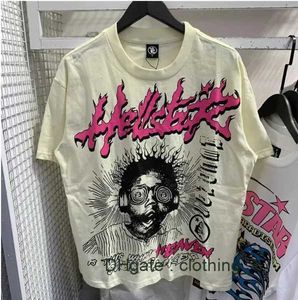 Hellstar T Rappe Mens Women Tshirt غسلت حرفة ثقيلة للجنسين قصيرة الأكمام أعلى شارع High Street Retro Hell Womens Thirts Tees Mens Designer Stirts L2YQ