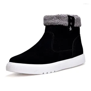 Swobodne buty dla mężczyzn Zimowe wysokie trampki męskie wodoodporne botki mężczyzna Teen Boys Fashion Street Sports Shoe Plush 2024