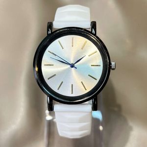 Nowy lekki silikonowy pasek Student Geneva Jelly Quartz Watch, Women's Watch