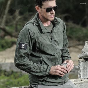 Trench da uomo 2024 Estate Impermeabile Quick Dry Tattico Giacca di Pelle da Uomo Impermeabile con Cappuccio Giacca a Vento Sottile Protezione Solare Esercito Militare