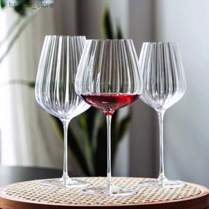 ワイングラスノルディック透明なリップルクリスタルグラスラグジュアリー家庭用ゴブレットクリエイティブシャンパンウイスキーワイングラスロマンチックな結婚式カップL240323