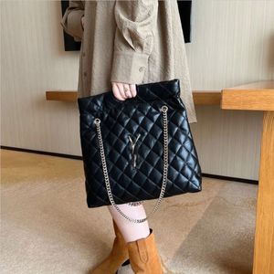 Designer handbag High-end Diamond Grid Chain Westernized One Shoulder Crossbody Makeup Bag Fashionable Street Dating Bag Big Bag