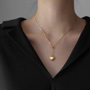 Tirare la nappa dell'amore Collana in acciaio al titanio e oro 18 carati, personalità femminile della catena da collo in accessori pendenti dallo stile cool