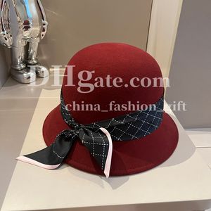 Designer Bucket Hat Ladies Autumn eller Winter Hats Travel Vacation Elegant Socialite Hat Varma ullhattar Randhatt
