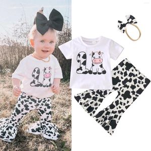 Conjuntos de roupas criança bebê menina verão roupas conjunto manga curta carta impressa camiseta topos vaca impressão flare calças bandana aniversário outfits