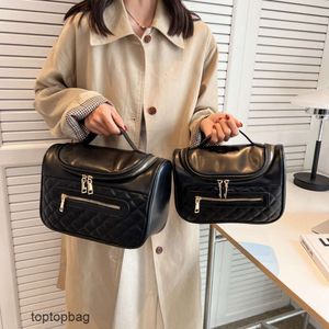 Designer Luxury Fashion Tote Bags 2024 Dongdaemun New Small Xiangfeng Lingge Handbag Makeup Bag in South Korea