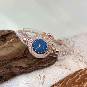 Nova luz de luxo diamante pérola pulseira moda versátil explosivo relógio de quartzo feminino