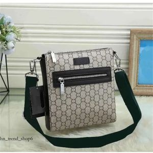 Yeni Erkekler Crossbody Omuz Çantası Stilleri Çeşitli Boyutlar Çantalar Lüks Tasarımcılar Çantalar Pochette Birden Fazla Cep 523599 Moda Messenger Çantası Satış Sıcak 341