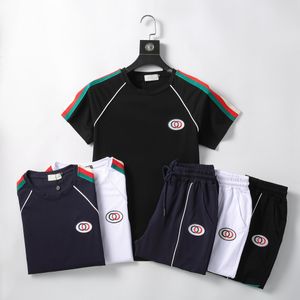 Set di tute da uomo di design da corsa Tute da uomo di moda Stampa scozzese e ricamo con motivi Kit di abbigliamento sportivo Casual Tuta a maniche corte Abbigliamento sportivo # 31