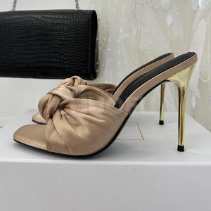 Тапочки женская весна осень 2024 г. Уникальный верхний дизайн Peep Peep Toe Square High Heals Fashion Versa New Summer с коробкой SZ 36-45