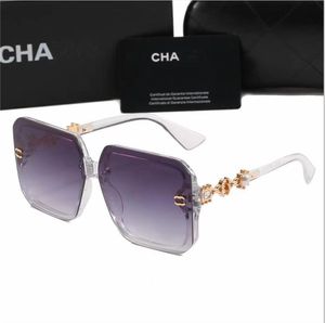 Designer Brand Channel Occhiali da sole Designer Occhiali da sole Desigeri di occhiali di alta qualità Donne Glasshi da donna Sun Glass Glass Uv400 Lente unisex Path Leggi occhiali da sole turisti vani