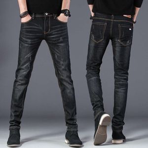 Jeans, ljusblå elastiskt hål, casual jeans, koreansk version, mäns byxor, billiga