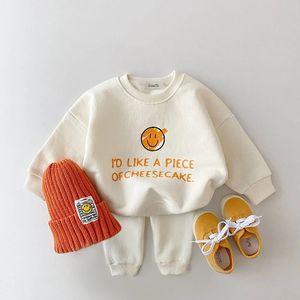 Conjunto de roupas de bebê da moda primavera criança menino menina casual tops suéter calças soltas 2 peças roupas de nascido 240314