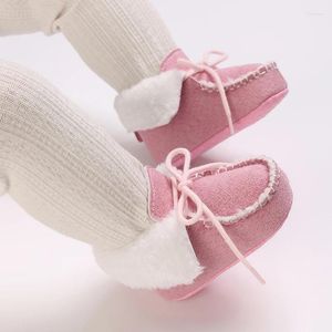 ブーツ2024ウィンタースノーベイビー複数の色温かい綿毛ボール屋内コロイド粒子靴底生まれ幼児靴