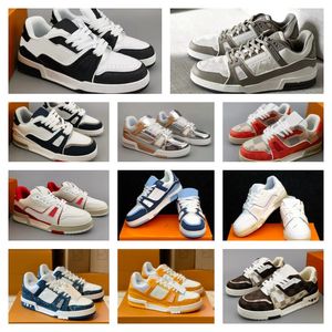 Mens Designer Sapatos Frete Grátis Sapatos Designer Sapatos Homens Casual Escola Designer Sapatos Baixo Couro Ossos Applique Upper Footbed Esporte Chinês Running Shoes