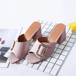 Elbise ayakkabıları kadın moda yüksek topuklu terlik seksi ayak parmağı içi boş yaz flip flop botları geniş baldır