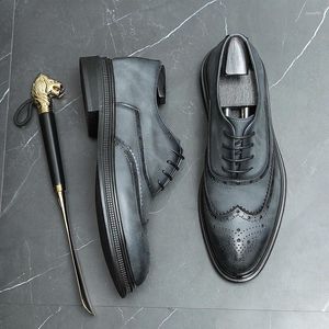 Scarpe casual Stile britannico Business da uomo Classico Brogue Alla moda Versatile Pendolarismo Lavoro Punta a punta