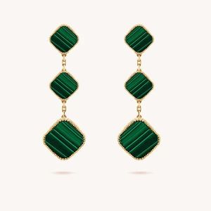 2024 Fyra Leaf Clover Earring Fashion Classic Dangle Earrings Designer för kvinnlig agat Mor till Pearl Moissanite Diamond Drop Earring Valentines Mothers Gift10
