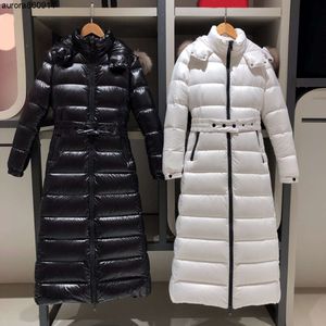 Parka da donna in piumino stile lungo inverno caldo giacca da donna distintivo del braccio piumino elastico in vita design stilista cappuccio in pelliccia con cappuccio