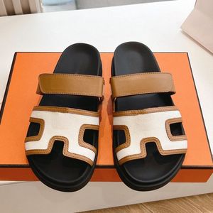 2024 novos chinelos de luxo de verão sandálias de luxo, designer famoso uma linha chinelos de fundo grosso masculino e feminino lazer praia sandálias planas