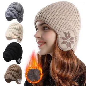 Berretti invernali caldi peluche lavorati a maglia Benines moda neve Skullies cappello unisex protezione auricolare antifreddo per esterni berretti di lana per uomo donna A9G7