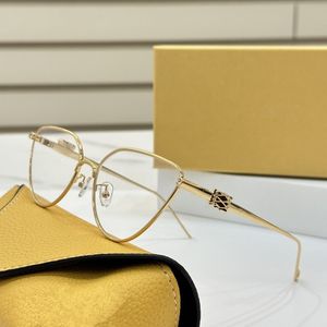 Ny design Guld/silverfärg Cateye Solglasögon Ram för kvinnor Lätt optisk ram Individuell metall ihålig ben för recept Fullset Case60-17