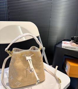 Axelväska sommarvävd hinkväska kvinnor designer handväskor vävande handväska mode crossbody väskor hög kapacitet shoppare tygväskor handväska