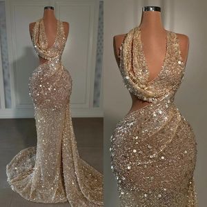 Champagne Gold Mermaid Evening Elegant paljetter Halter V Neck Promdress Glitter Formella klänningar för speciella OCNS Sweep Train Robe de Soiree