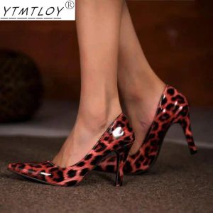 Pumpar 2021 Autumn High Heels Stiletto Sexig Pu Leopard Print 5cm High Heel Shallow Mouth High Heel Sandals Zapatos de Mujer