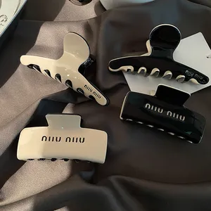 Lüks Barrettes Designer Saç Tespit Köpekbalığı Klipsi Saçkop High-End Tembel Fransız Grab Clip Kore High-In Square Kafa Saçkağının Arkası