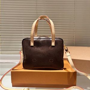 24SS Men's and Women's Universal Luxury Designer Lunch Box Bag Women's Handbag Shoulder Bag Crossbody Bag 23CM DMVXO