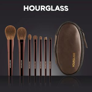 Hourglass Makeup Brush Set Mini Portable 7 PCS Högkvalitativ mjuk djurhårborste inkluderar EyeshadowBlushpowder Brush 240320