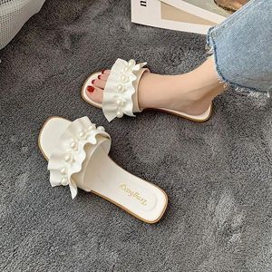 Terlik Ev Deri Ayakkabıları Kadın ve Bayanlar Sandalet Yaz 2024 Yatak Odası Açık Ayak Tip Slaytlar Ev Üst Tasarımları Clappers Trend