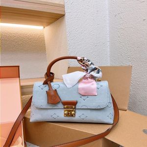 24SS Women's Luxury Designer Tote Bag Women's Tote Shoulder Bag Crossbody Bag Makeup Bag Purse Delicate And Small 25cm Twfuu