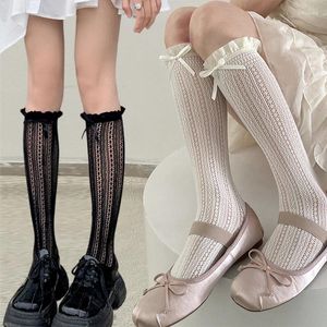 Kvinnstrumpor vintage japanska strumpor rufs Long Lolita Boeknot White Lace Knee High Sock Sweet Girls Bow Lår Strumpa