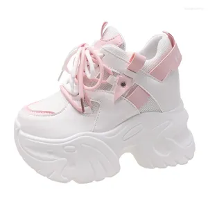 Casual skor 10,5 cm kil klackar för kvinnor läder vit svart hög toppchunky sneakers kvinna vulkaniserat snörning