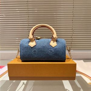 24SS Kadın Lüks Tasarımcı Denim Yastık Çantası Kadın Çanta Omuz Çantası Crossbody Çanta Makyaj Çantası Çanta Motosiklet Tanrıça Çantası Sta Jumo