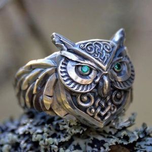 Retro Green Eye Owl Anello in oro nero 14K Anello in lega di ottone Stile etnico classico Anello per uomo e donna Regali di gioielli di moda